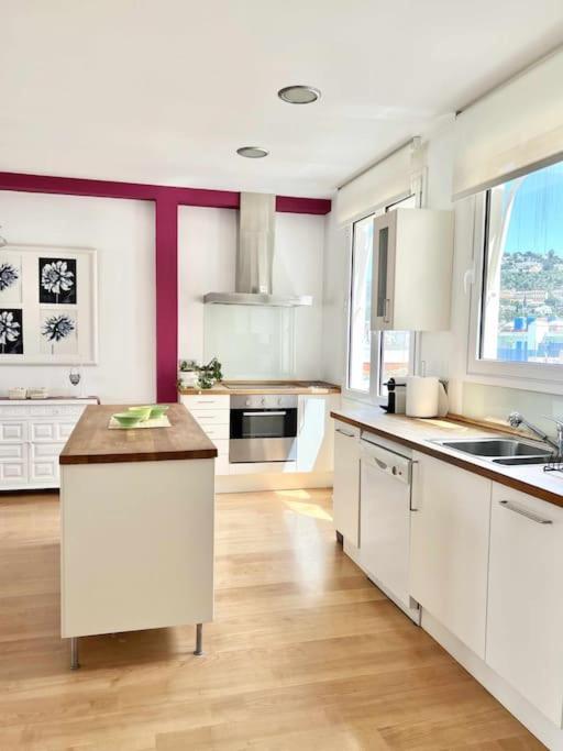 Moderno Y Amplio Apartamento En El Centro De Росас Экстерьер фото